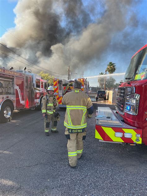 Propane fire in phoenix. Jul 21, 2023 · PHOENIX — Clean-up efforts are underway after a massive propane facility fire destroyed at least 30 vehicles and two structures Thursday. The fire was first reported around 5 p.m. at Bill’s ... 