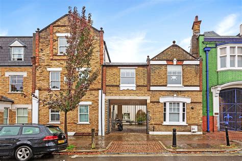 Properties for sale in Southfields Road, London SW18