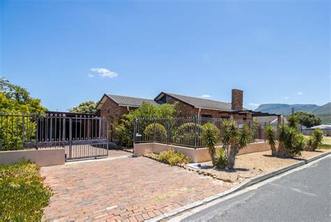 Property and houses for sale in Noordhoek : Noordhoek Property ...