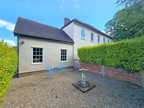 Property details for 1 Mill Road, Henham, Bishop