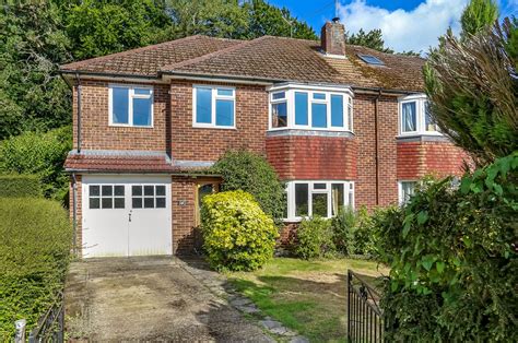 Property details for 35 Greenhill Road, Winchester SO22 5EE