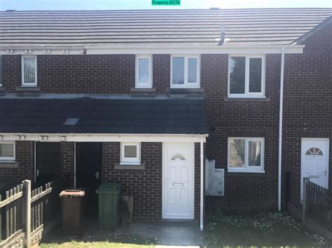 Property details for 65 Chalice Close Leeds LS10 3QW