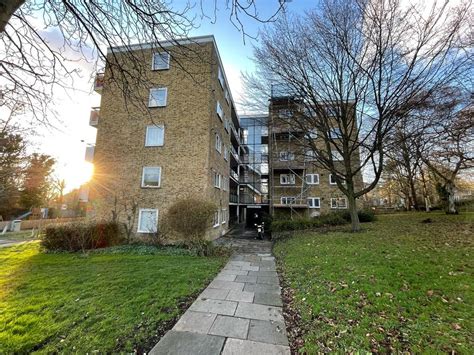 Property details for 67 Pagoda Gardens, London SE3 0UY