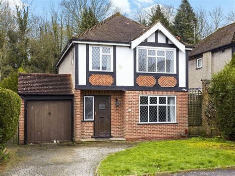 Property details for 9 Greenhill Avenue, Caterham CR3 6PR