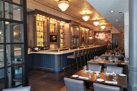 Prosecco chicago. Feb 20, 2024 · Uvae Kitchen And Wine Bar. When: Wed-Fri 5-6:30pm, Sat-Sun 3-6:30pm The Deal: $2 Oysters, $2 Shrimp, $5 Draft Prosecco. A long wine list and delicious food make Uvae a good spot for a casual dinner—especially if you get there a little earlier for their Happy Hour. 