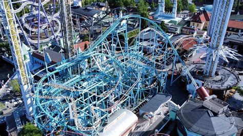 Prosecutors say a fatal roller coaster accident in Sweden was caused by a support arm breaking
