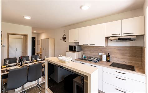 Prostor za zabavi.  Jutranja kava I&scaron;čete prostor za zabavo? Vas motij...