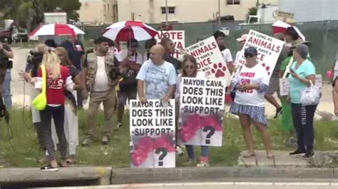 Protesters decry ‘horrible’ conditions at Miami-Dade Animal Services shelter