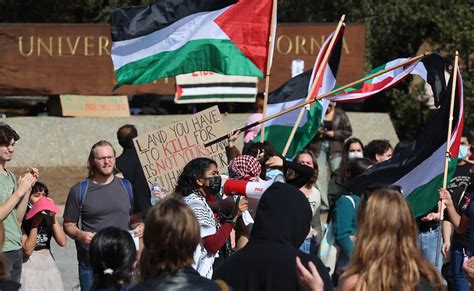 Protesters shut down UC Santa Cruz entrance in support of Palestine