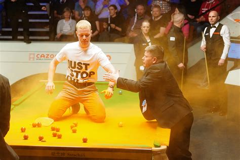 Protestors force play to be stopped at world snooker champs