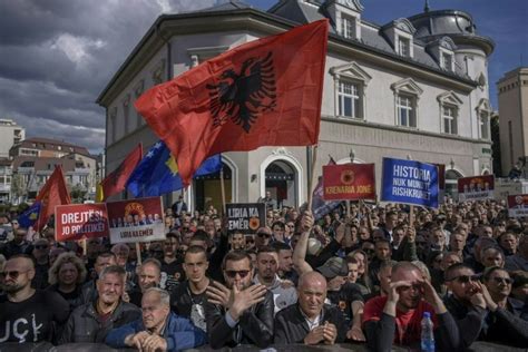 Protests held in Kosovo to support ex-war leaders on trial