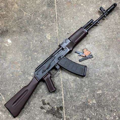 This is a quick review to show how the quality of the PSA AK-74 compares to the Arsenal SLR104FR (their AK74). They are very much equal on the physical quali.... 