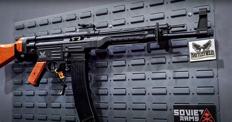 Palmetto State Armory's 9mm carbines are a great addition to any gun collection. The PSA offers is an AR-style rifle/pistol chambered in 9mm which uses either Glock-Style or Colt magazines and is a great option for home defense or training. The AR-V is an AR-style platform chambered in 9mm which uses either CZ Scorpion or PSA AK-V U9 Magazines .... 