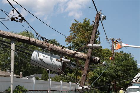 PSEG Long Island will reimburse residential customers up to $250 and commercial customers up to $5,000 for food spoilage if their service was interrupted for 72 hours or longer between Aug. 4, and Aug. 12, 2020 because of Tropical Storm Isaias. For residential customers, food spoilage claims of $150 or less must include an itemized list.. 