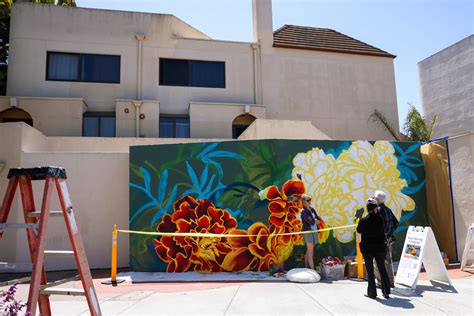 Public invited to tour Palo Alto’s colorful new murals