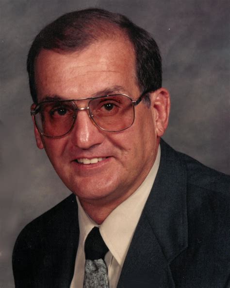 Robert E. "Bob" Kitzmiller, 91, of Chambersburg, passed away on Friday, September 29, 2023 at Chambers Pointe Healthcare Center. Born August 28, 1932 in Shippensburg, he was the son of the .... 