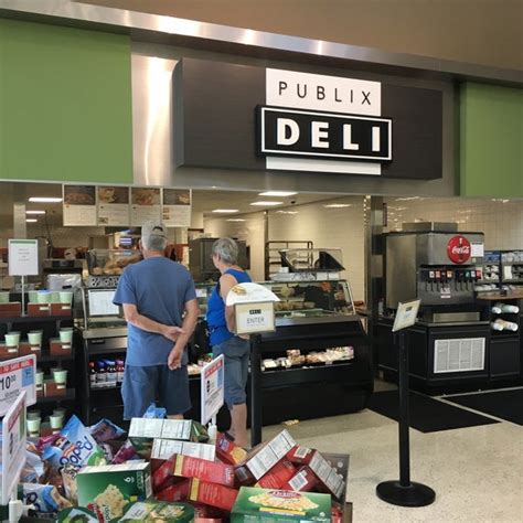 Publix Super Markets got its start in 1930 in Winter Haven, Fla., and now has 1,180 stores in Florida, Georgia, Alabama, Tennessee, South Carolina, North Carolina and Virginia.. 