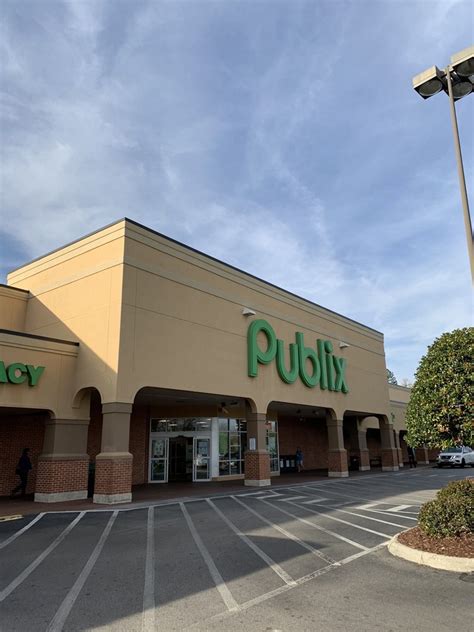 Publix Super Markets. Publix Super Markets, Inc. owns more than 1,100 stores throughout the southeast and many have been in operation for decades. Publix has partnered with McCrory on both new store developments as well as interior renovations and remodels. The longtime partnership has helped the customer-focused retailer navigate the complex .... 