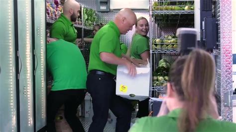 Publix associates join forces for Hunger Relief Month