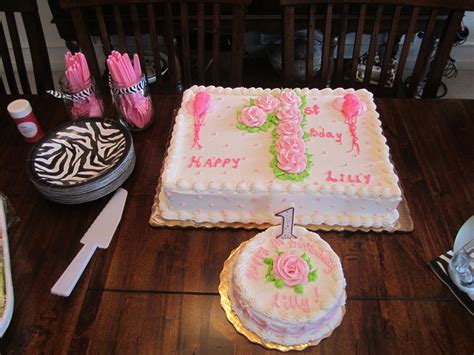 Feb 14, 2023 · Publix. When you order an 8″ round or quarter-inch sheet cake that says “Happy 1st Birthday” on it, you can score a FREE 7″ two-layer round smash cake for your little one. . 