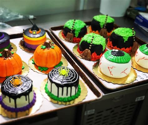 Publix halloween cake. Mini Halloween Cake Ideas, Miniature Halloween Cake🎃, SweetMiniDollHouse, Halloween mini cakes | Cake decorating, Cake, Mini cakes, , 