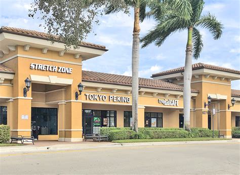 Publix mirasol. I just stopped by to try Publix's Cafe in Miami their ice cream. Sign posted that two scoops are $2.99. The counter girl rings up $1.99 X 2 and with tax over $4. I point to the si 