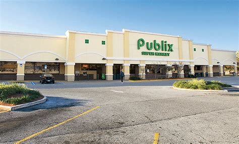  Publix is situated in a convenient spot immediately near the interse