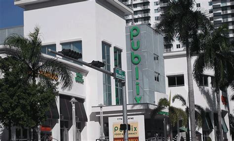 Write the first review of Publix Pharmacy at 18Biscayne Shopp