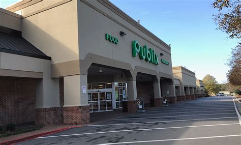 A southern favorite for groceries, Publix Super Market at Rose Creek Shopping Center is conveniently located in Woodstock, GA. Open 7 days a week, we …