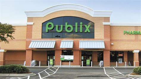 At Publix. Publix has started to give coupons for $5 off purchases of $50 or more, or $10 off purchases of $100 or more valid on grocery purchases for pharmacy customers that receive a flu vaccine .... 