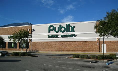 You will find Publix currently situated right near the intersection of Warm Springs Avenue, Marsh Bend Trail and County Road 501, in The Villages, Florida. By car 1 minute drive time from Winchell Court, Samuel Street, Berry Lane and Seebald Street; a 4 minute drive from Warm Springs Boulevard, County Road 468 and Morse Blcd; and a 11 minute trip from …. 