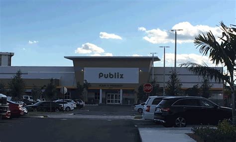Publix super market at 127th street shopping center. Target, Old Navy, Pathmark, Best Buy and Office Max are some of the major stores located in the Atlantic Center and Terminal Mall in Brooklyn. The shopping center is also known as ... 