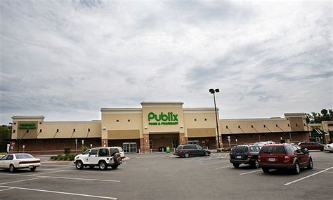 A southern favorite for groceries, Publix Super Market at Higate Square is conveniently located in Miami, FL. Open 7 days a week, we offer in-store shopping, grocery delivery, ….