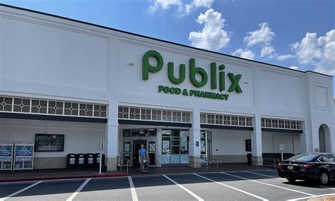9 reviews of Publix Supermarket at Church Street Commons "This is one of the nicest Publix I've ever set my foot in and eyes on. Everything is nicely stocked, neat with plenty of staff ready to assist. This was my first time visiting this store as they just opened the week prior. Elegant design overall but they paid attention to detail at this store.. 