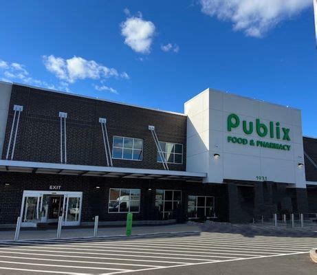 Announced last September, the 55,701-square-foot Publix supermarket at 2500 Terra Crossing Blvd. in the Terra Crossing Shopping Center in Louisville, Ky., is expected to be completed in the 2023 ...