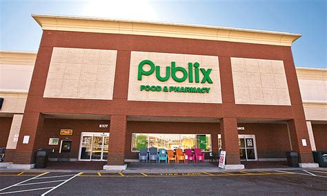 Publix Supermarket A local favorite, this grocery chain offers a pharmacy, deli, baker , and neighboring Liquor Store, all in one easy-to-access location. Hours.