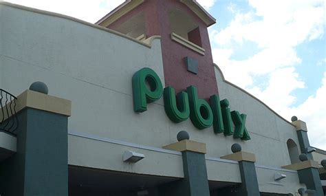 The nearest to Publix Super Market at Santa Barbara Centre food places