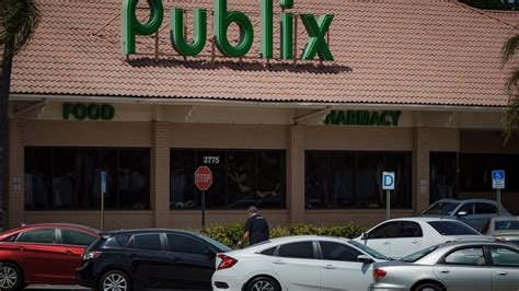 Publix walk in clinic. Publix, one of the largest employee-owned supermarket chains in the United States, is known for its commitment to employee satisfaction and well-being. With a strong focus on providing excellent benefits, Publix goes above and beyond to ens... 