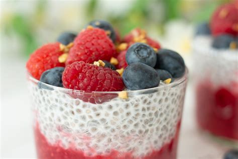 Pudding de chia aux framboises et myrtilles - La cuisine d