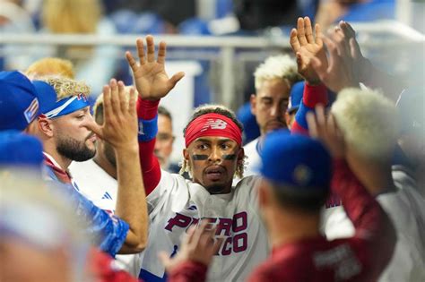 Puerto Rico breaks world record as baseball fans go blond