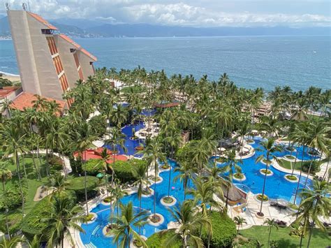 Puerto vallarta family resort. U.S. News has identified top hotels in Puerto Vallarta by taking into account amenities, reputation among professional travel experts, guest reviews and hotel class ratings. 