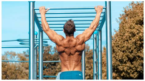 Pull up exercises for strong core