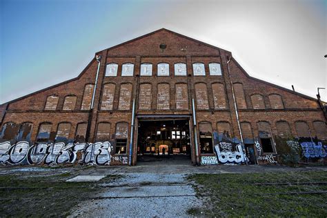 Pullman yard atlanta ga. Dec 22, 2022 · In 2017 the Atlanta Urban Design Commission nominated the historic site as a landmark site due to its historic significance. 7. Farming roots. Credit: Unsplash. Before the site was bought in 1904, Pullman Yards was used as farming land. 8. Modern Glow Up. Credit: Atomic Entertainment. 