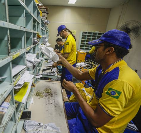 Puma's Record Loss: Restructuring Plan & Market Challenges (2026)