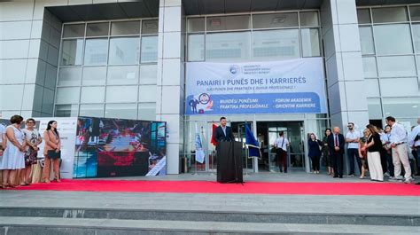 Pune saldator ne durres