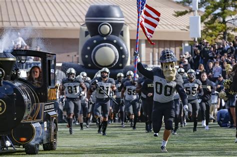 Purdue football announces 2024 recruiting class.. Purdue 2024 Football Recruits. Oklahoma lands commitment from purdue wr deion burks. Full bio for jireh ojata. A 7’3 center has announced his commitment to purdue this evening. A look at each commitment purdue has secured in its 2024 recruiting class, the first under new boiler boss ryan walters. Position Rush Endacademic Year Sr.height 6' 