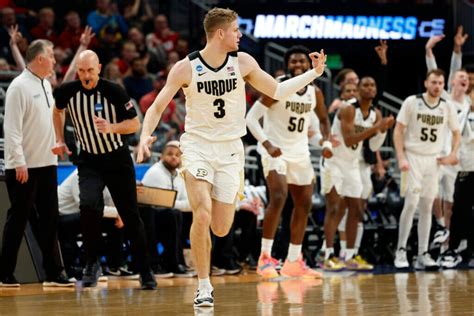Purdue recruiting basketball 2023. Purdue basketball offers a first look at its 2023-2024 newcomers when the Boilers embark on a four-game tour of Europe in August. Jul 14, 2023 by Kyle Kensing. A season of redemption awaits Purdue basketball when the 2023-2024 campaign tips off this November. A veteran lineup that includes returning National Player of the Year Zach Edey is at ... 
