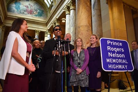 Purple lanes: Bill calling for Minnesota highway signs to honor Prince passes Senate