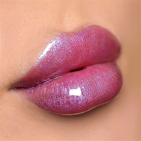 Purple lip gloss. LIPGLOSS.POT.SMILE&SHINE. 