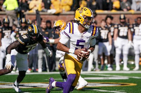 Purple reign: LSU uses high-powered offense to blow out Clark, Iowa